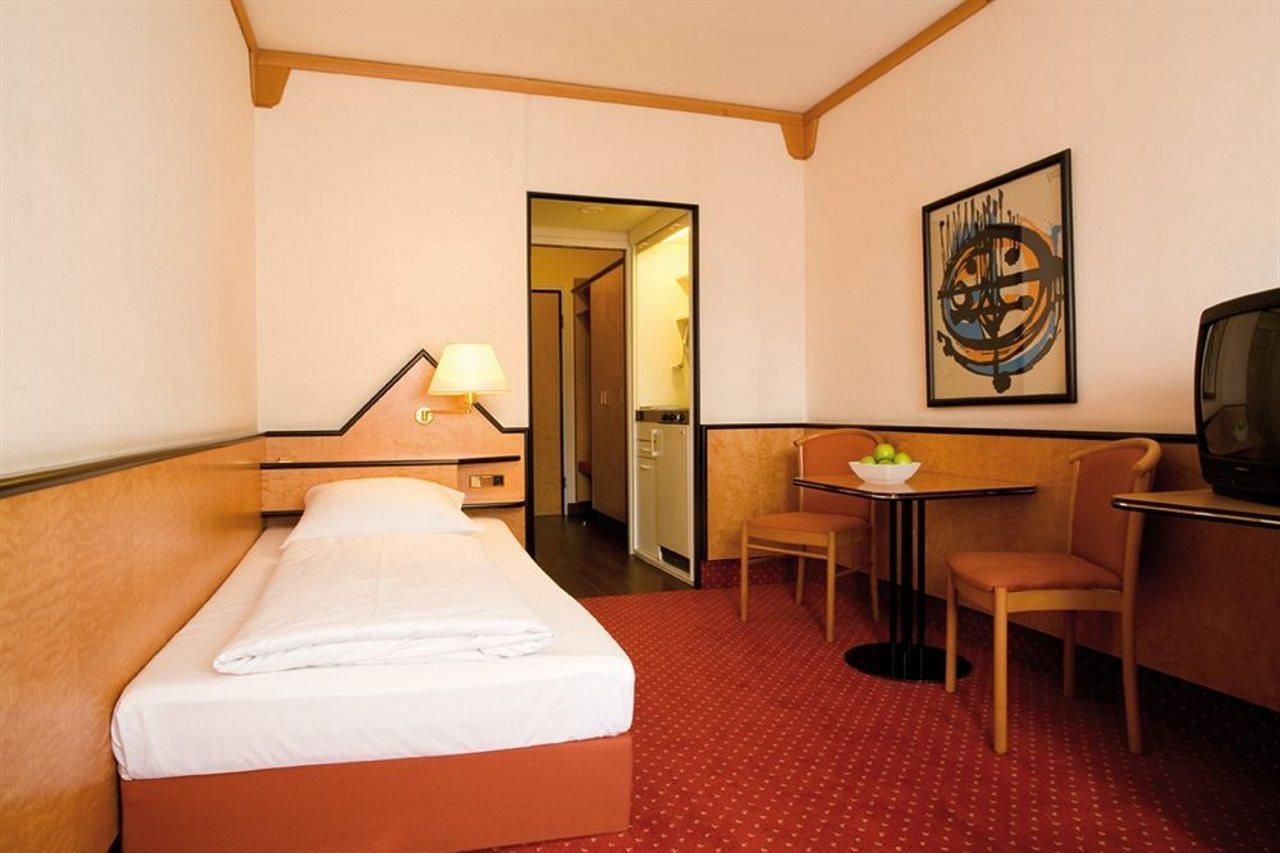 Living Hotel Am Deutschen Museum Мюнхен Стая снимка