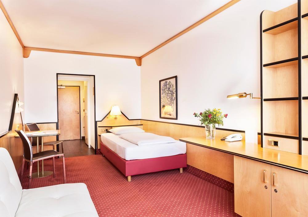 Living Hotel Am Deutschen Museum Мюнхен Екстериор снимка